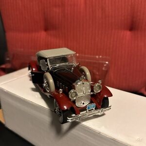 1930 PACKARD SIGNATURE MODELS 1:24 OPENING  HOOD Black W/Gray Top